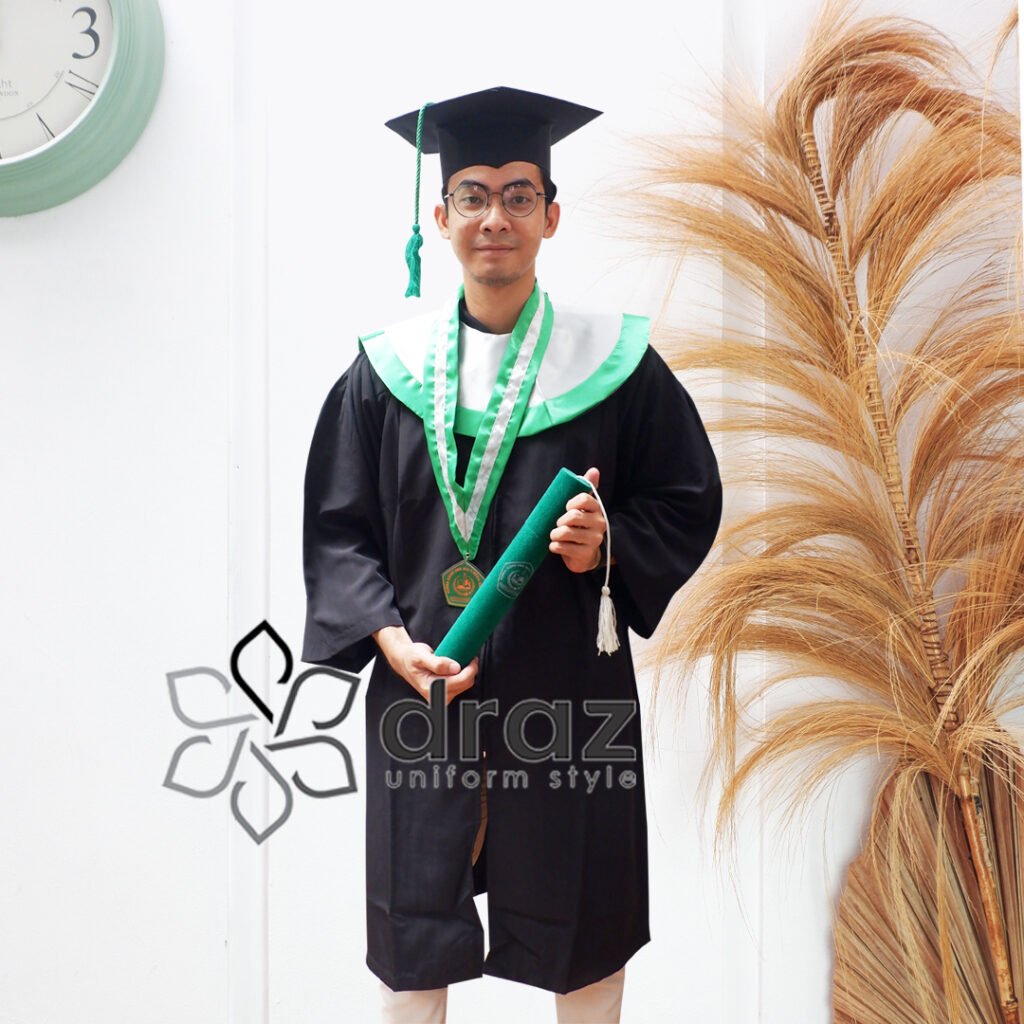 INFORMASI & PEMESANAN :
WhatsApp : https://wa.me/6285814562678
Buka : Senin-Sabtu, 08.00-17.00 WIB
Website : https://sites.google.com/view/konveksi-toga-wisuda/home