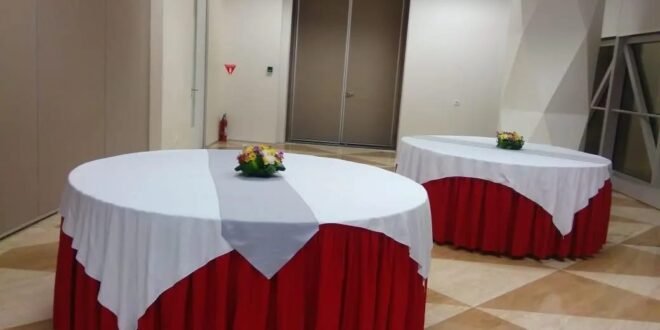 Sewa Meja Terdekat – Solusi Praktis untuk Acara Anda