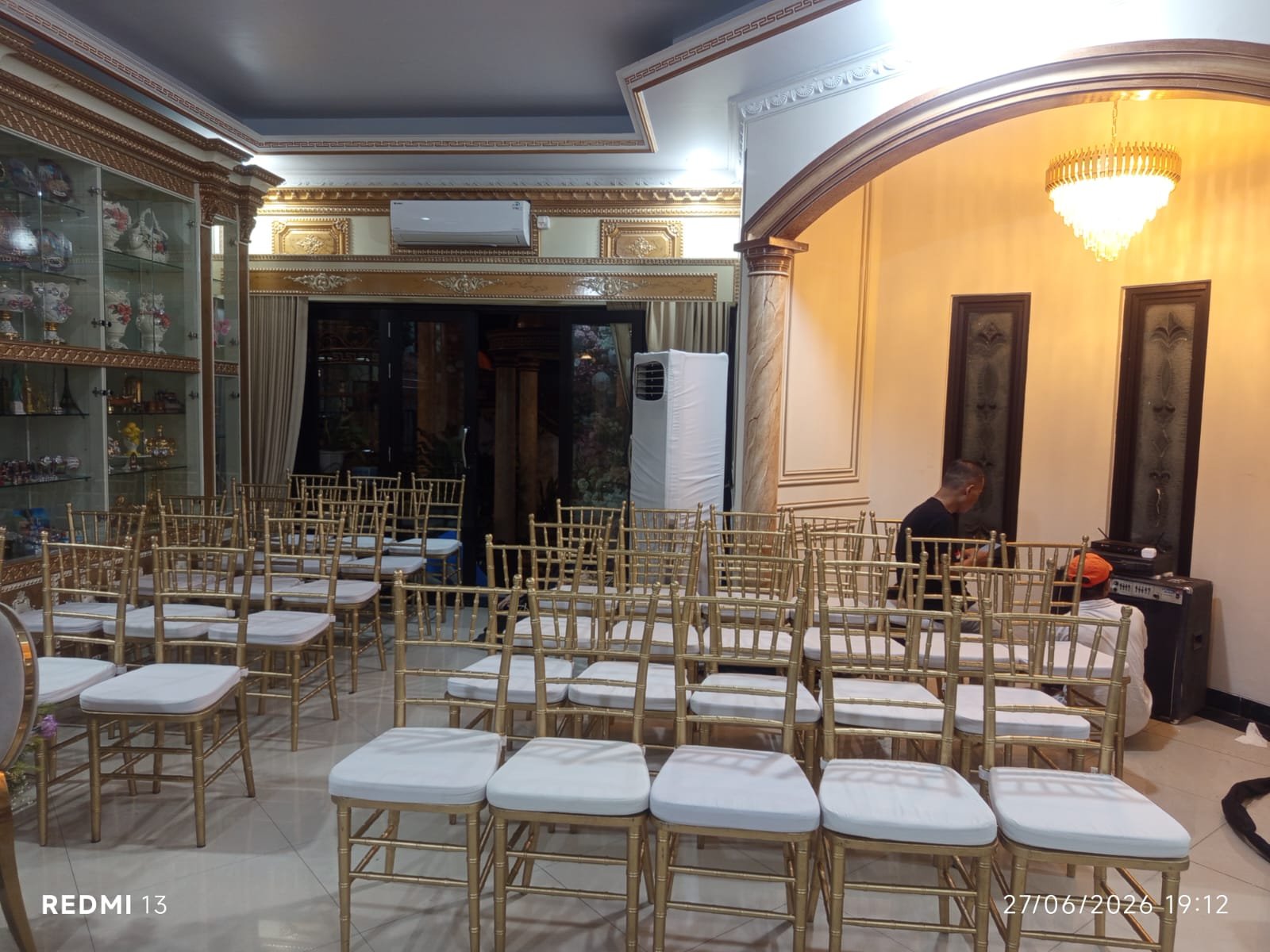 Sewa Kursi Tiffany Bintaro Jaya Murah Elegan, Bersih & Siap Antar Amany Production
